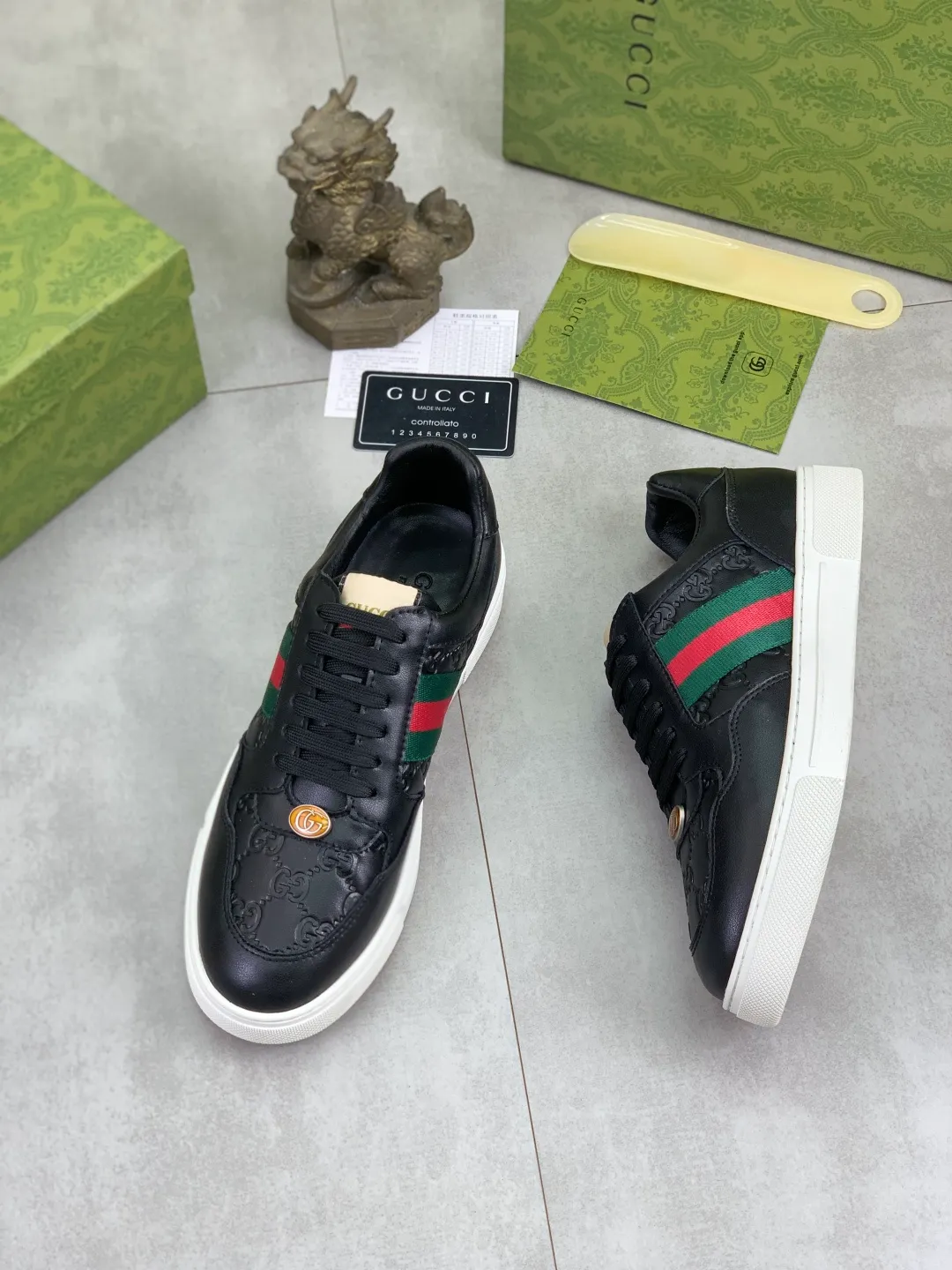 Men's Men's Shoes P420 💰[New Style] 🆘 The latest model from Gucci's official website🎁Classic casual and fashionable men's shoes👟Hot style💥Simple and elegant style, exclusive for trendy men. Unique latest brand elements from the official website👑Gucci original decoration, fashionable and generous, made of original soft calfskin fabric➕Comfortable soft sheepskin lining ✅The official website specifies wear-resistant rubber outsole_full of elasticity, classic model taken in real life🎬Color: 2️⃣colors available😍Number: 38-44
